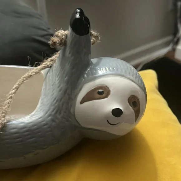 New Gray Sloth Hanging Planter 8.27x5.75” - Picture 2 of 4